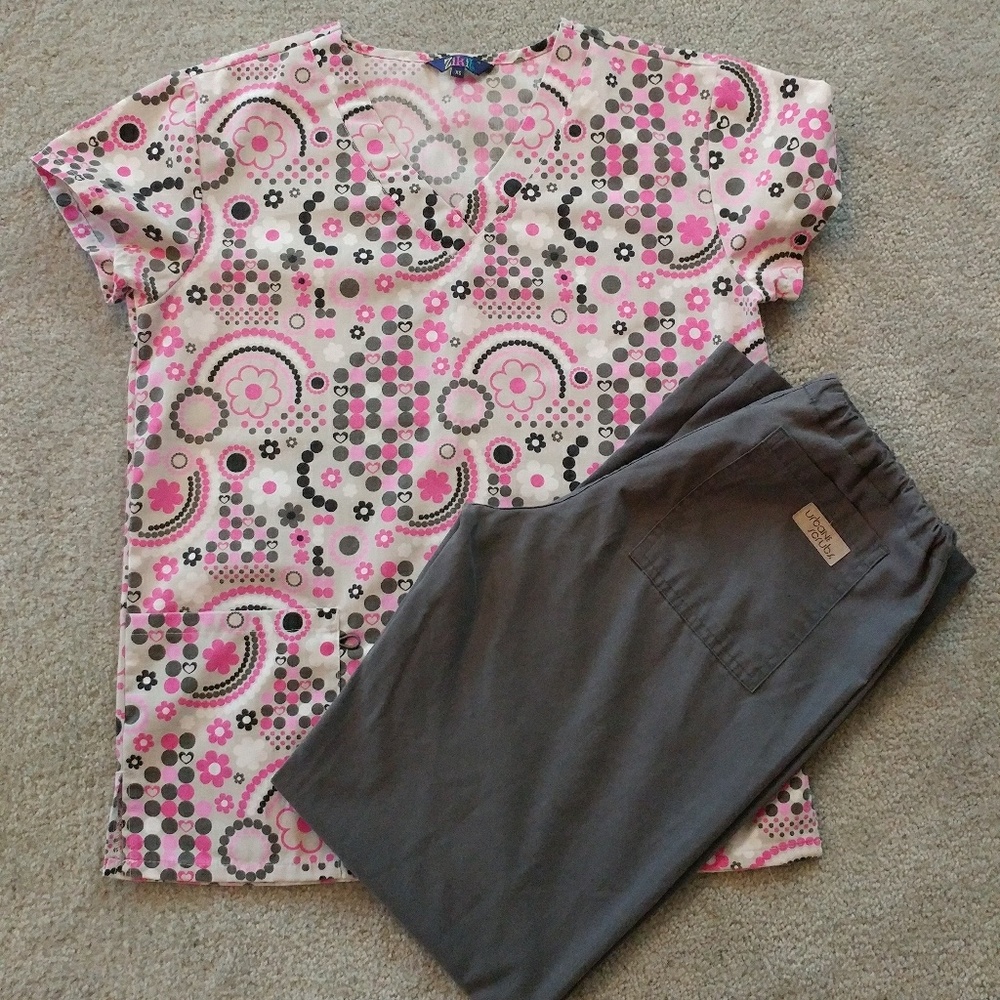 Scrub set